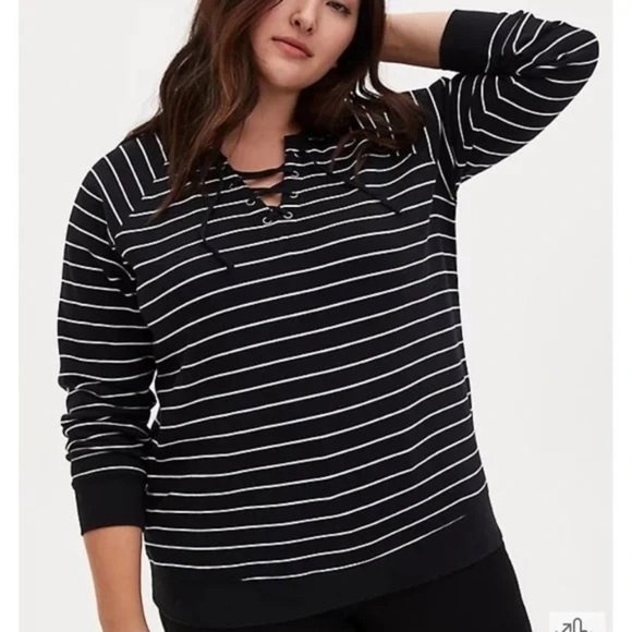 Torrid Black Stripe Lace-Up Fleece Sweatshirt Torrid 0 Size 10-12 Raglan Sleeves - Picture 4 of 12
